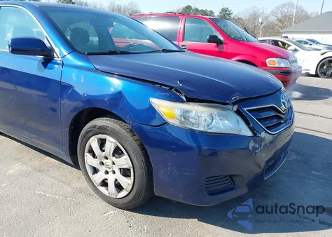 2011 Toyota Camry z USA, uszkodzony, nr VIN 4T1BF3EKXBU651517